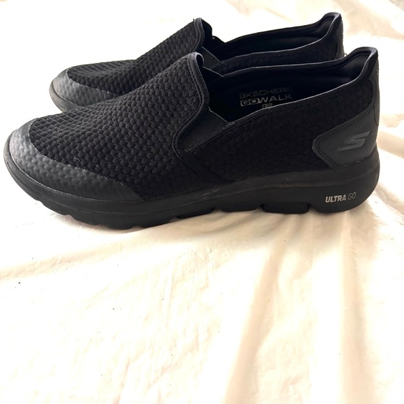 Skechers Black Go Walk Goga Max Slip-On Sneakers SZ 9.5 Worn 1X Indoors - Picture 1 of 14